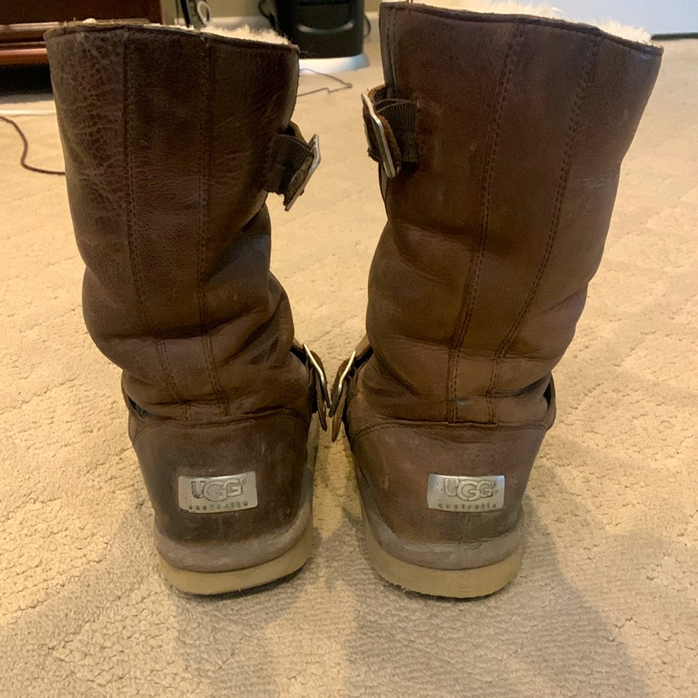 Size 9 brown UGG boots.